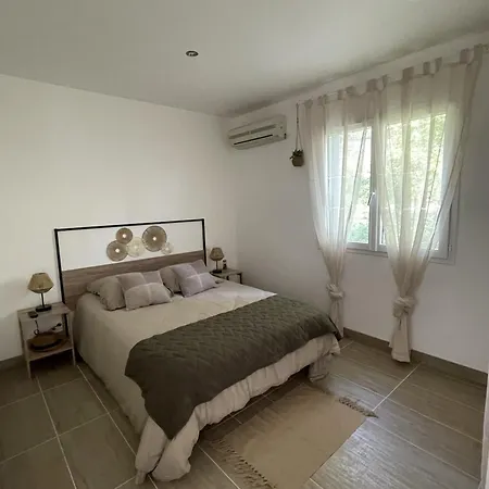 De La Fontaine Avec Jaccuzi Holiday home *